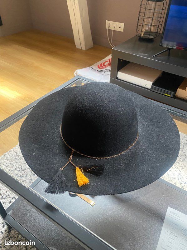 Chapeau Gallerie Lafayette (image 1)