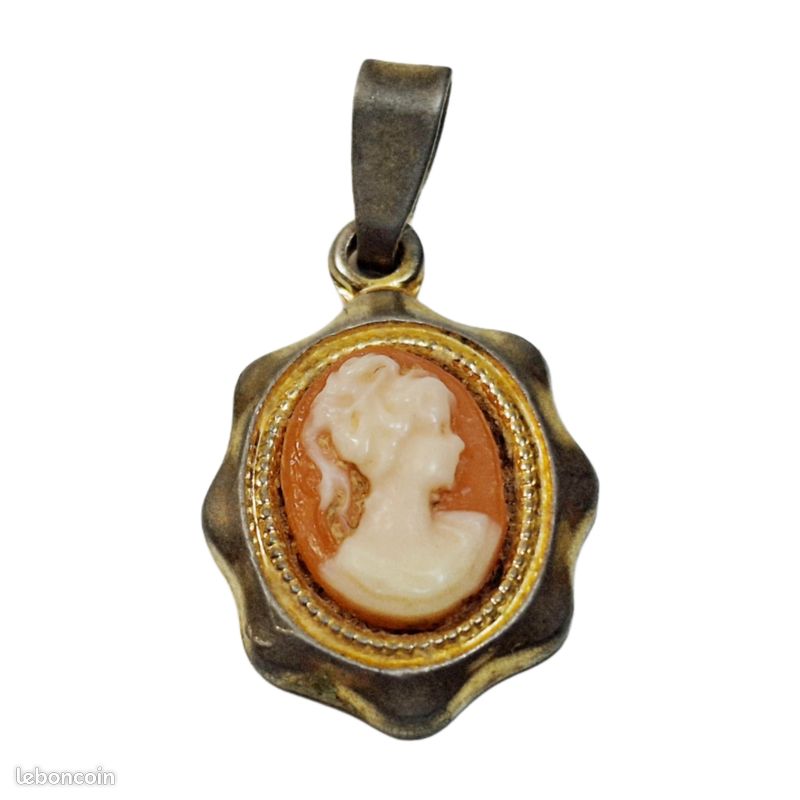 Médaillon Pendentif Camée Bakélite Vers 1920 - Portrait Femme De Profil Beige, Occasion