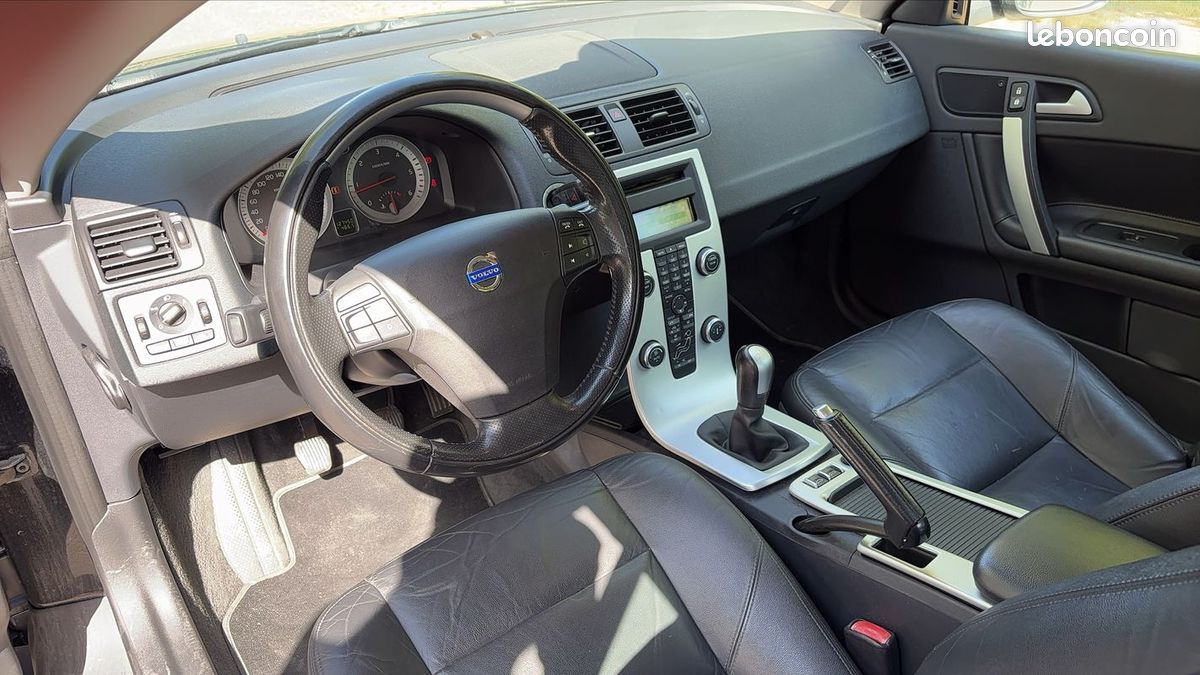 Volvo C70 Cabriolet 2.0 D3 150 Cote Ouest (image 8)