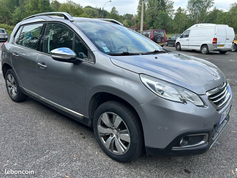 Peugeot 2008 1.2 THP 110cv (image 2)