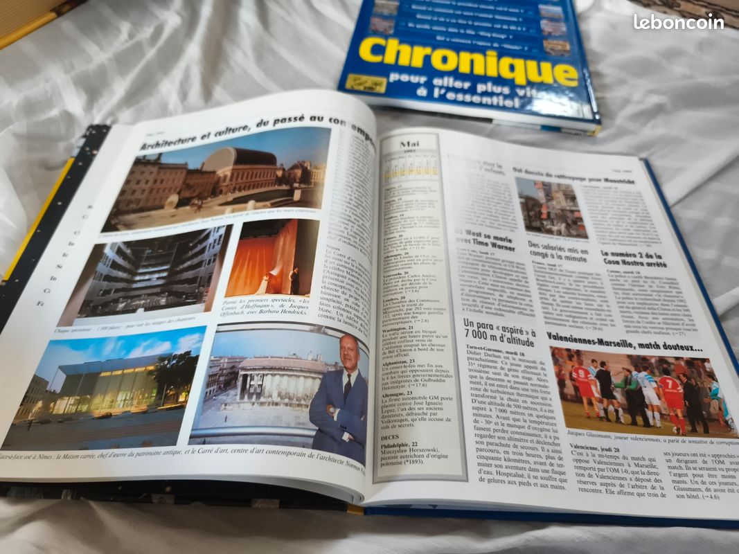 Lot de deux livres Chronique de l' année 1993 et 1994 (image 5)