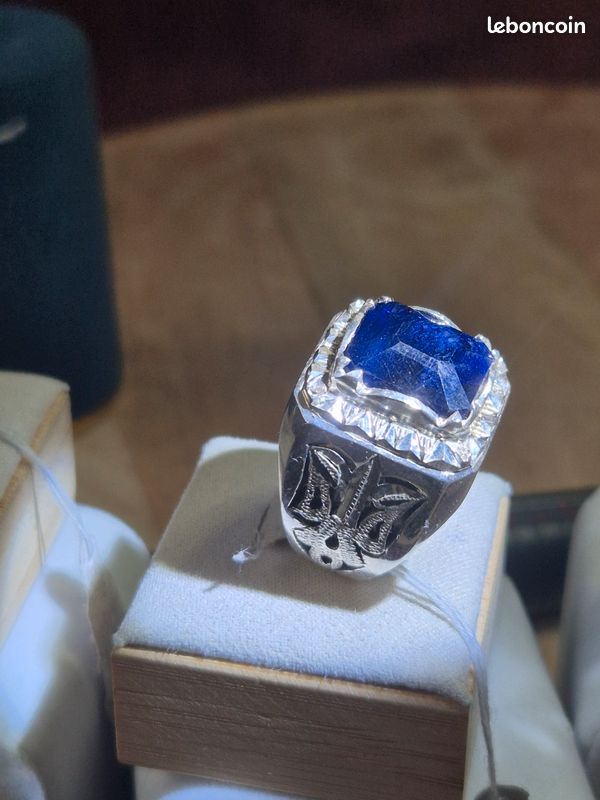 Bague Vintage Argentée Taille 61 - Sertie D'un Saphir Bleu Solitaire - Bijou Cristal Impeccable