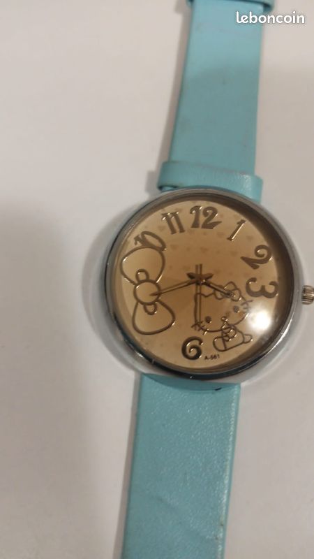 Hello Kitty bracelet bleu ciel cadrant Gold neuf (image 2)