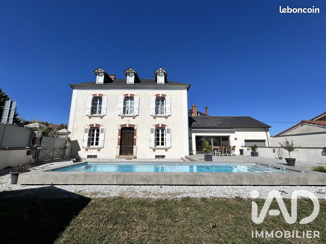Maison 10 pièces 240 m² · à Séméac · 240 m² · 499 000 €