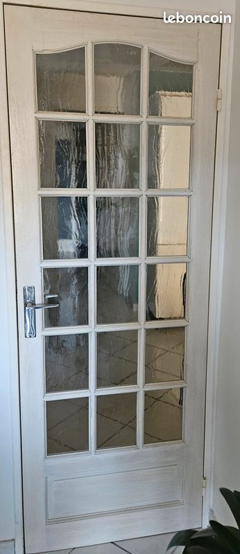 Portes vitrées petits carreaux bois vernis blanc façon cérusé (image 1)