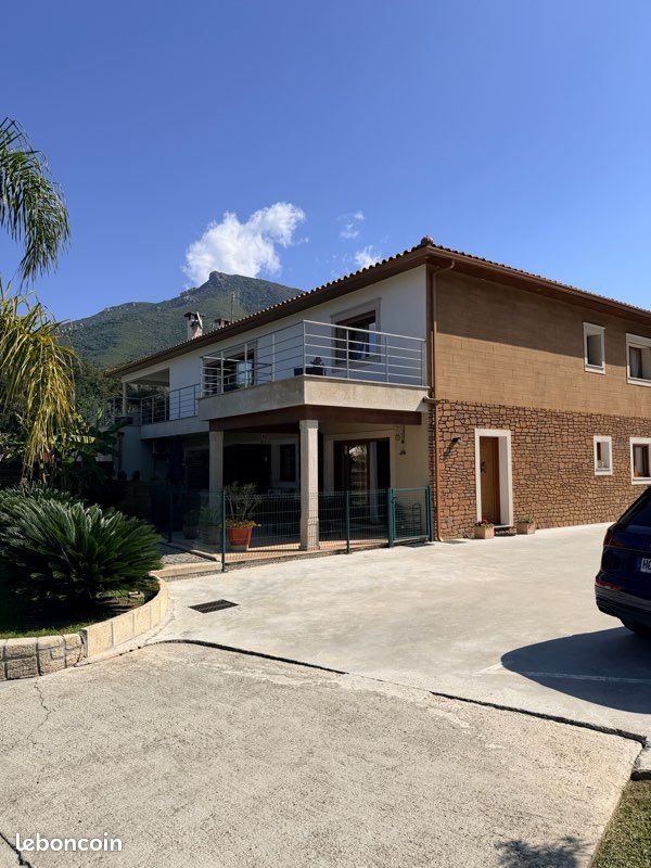 Maison 11 pièces 360 m² · à Bastelicaccia · 360 m² · 1 800 000 €