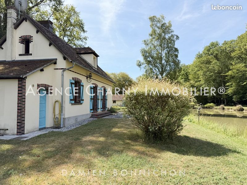 Maison 5 pièces 95 m² · à Saint-Fargeau · 95 m² · 325 000 €