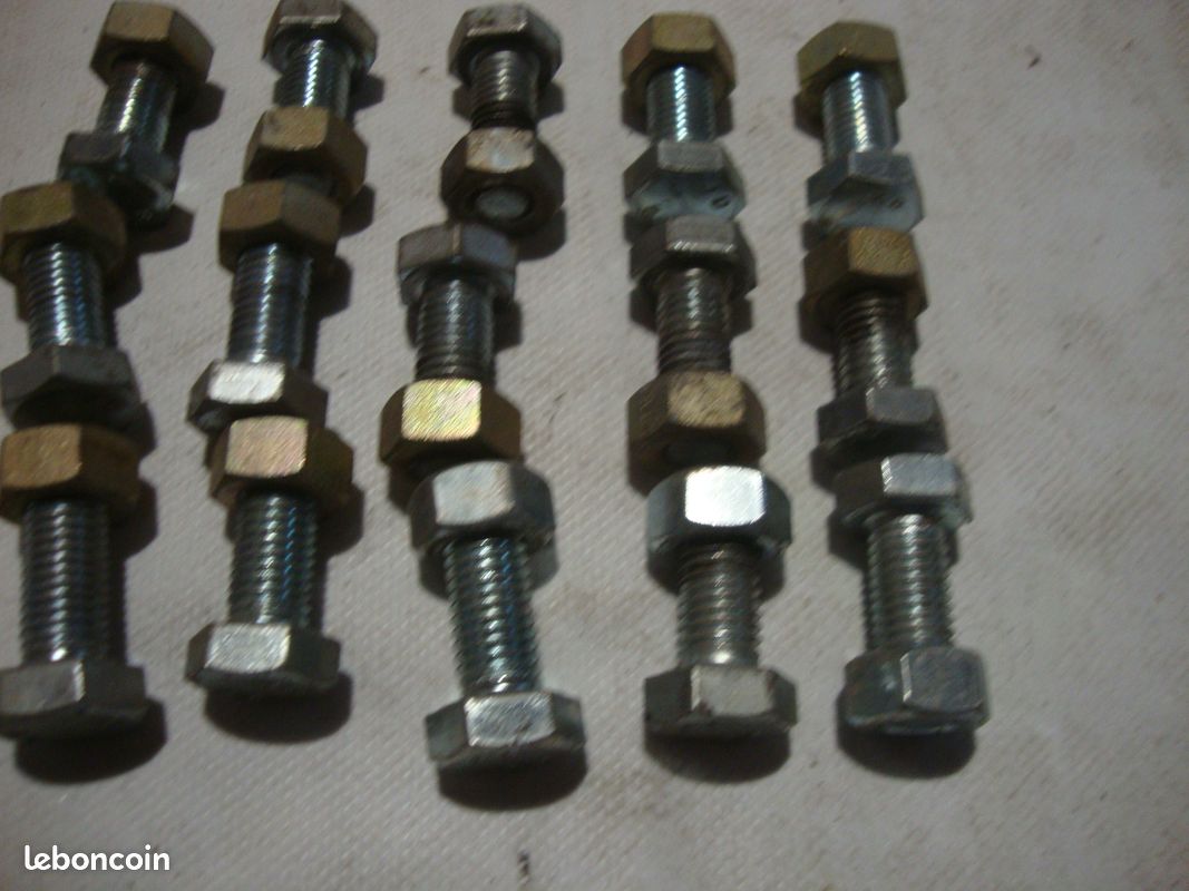 15 boulons 12x30 8.8 zingués (image 3)