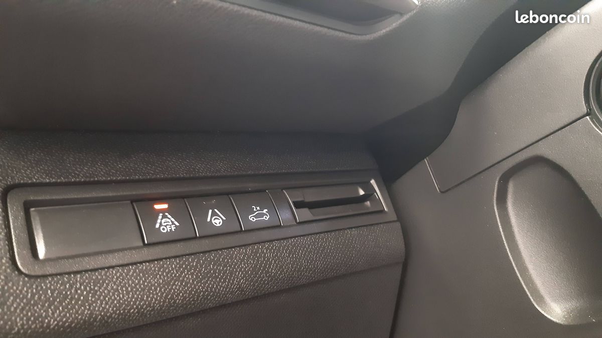 PEUGEOT 3008 PureTech 130ch S&S EAT8 GT (image 15)