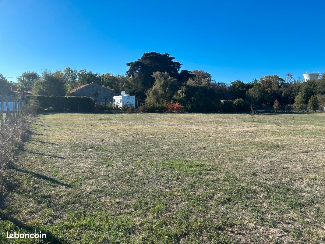 Terrain agricole · à Saint-Georges-d'Oléron · 7 000 €