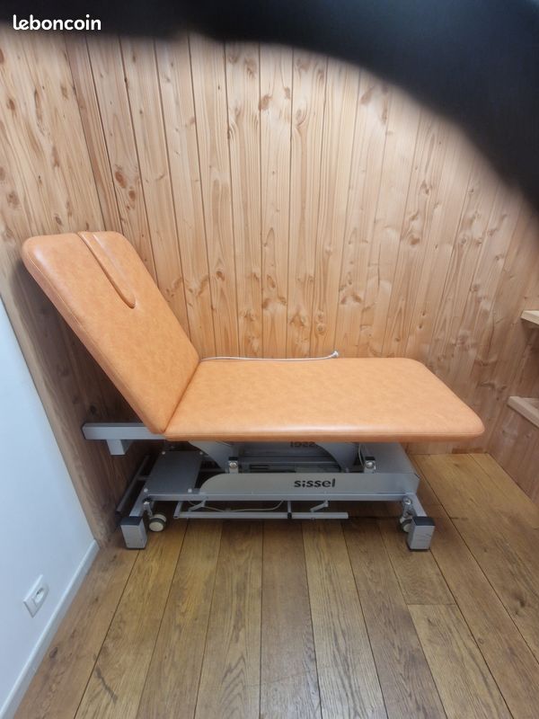 Vends table de soins électrique (image 1)