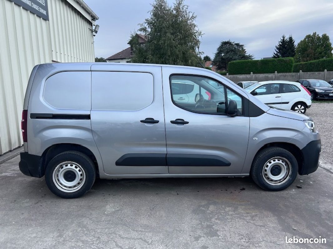 Citroen berlingo fourgon van m 650 1.5bluehdi 100cv control 53803km 08/2021 prix ttc (image 11)