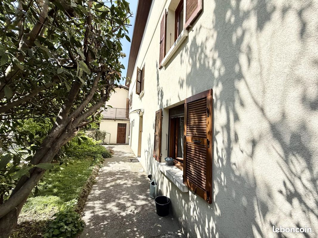 Maison 5 pièces 111 m² · à Fontaine · 111 m² · 280 000 €