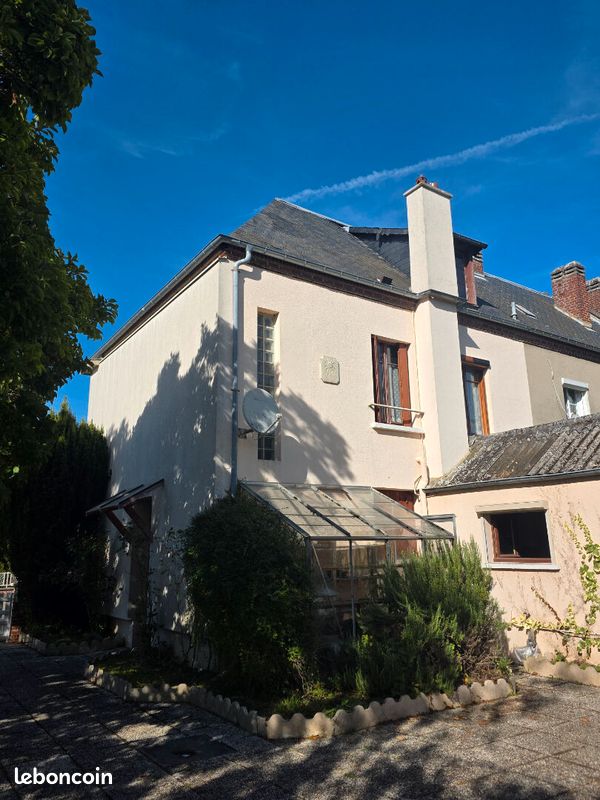 Maison 6 pièces 114 m² · à Crèvecœur-le-Grand · 114 m² · 168 000 €