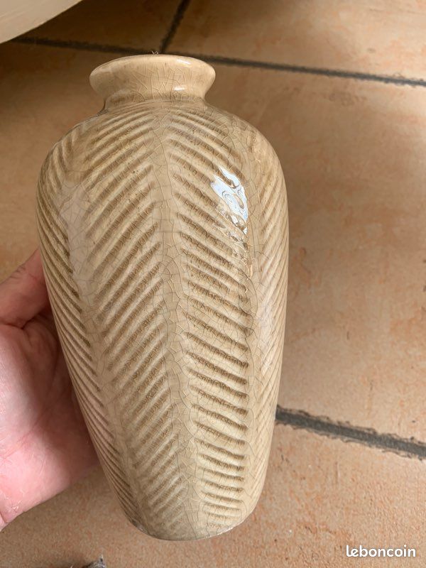 Vase (image 1)