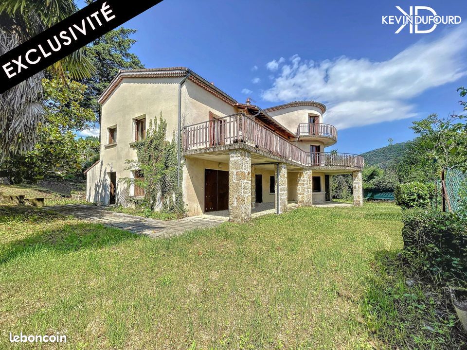 Maison 12 pièces 335 m² · à Lalevade-d'Ardèche · 335 m² · 225 000 €