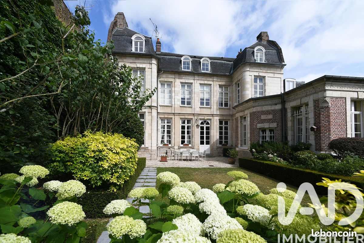 Maison 8 pièces 240 m² · à Arras · 240 m² · 900 000 €