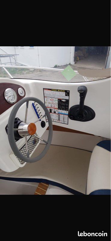Bateau QuickSilver 540 Pilothouse (image 6)