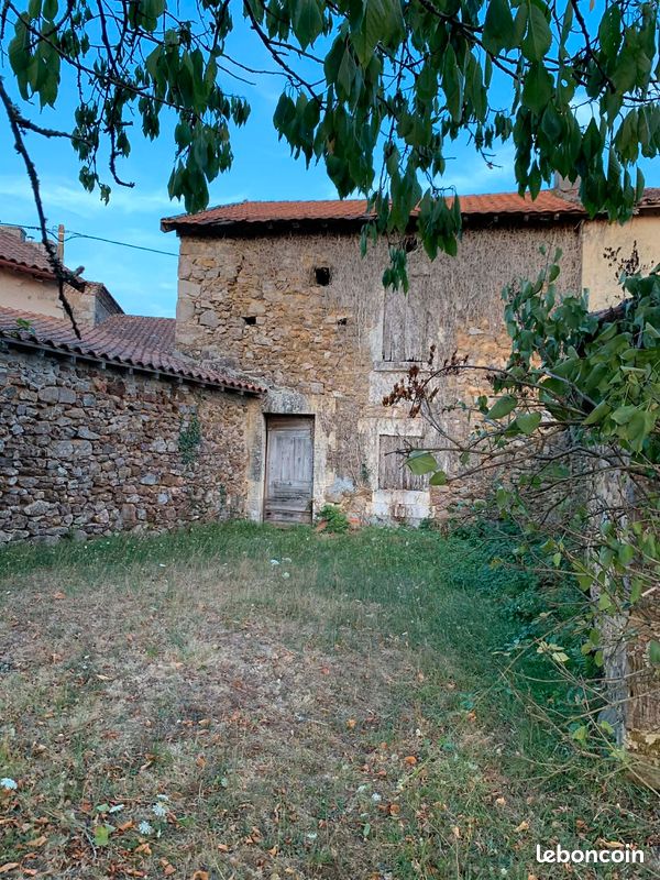 Maison 1 pièce 60 m² · à Milhac-de-Nontron · 60 m² · 25 000 €