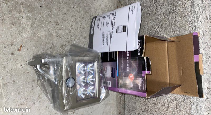 Phare LED alimentation solaire (image 1)