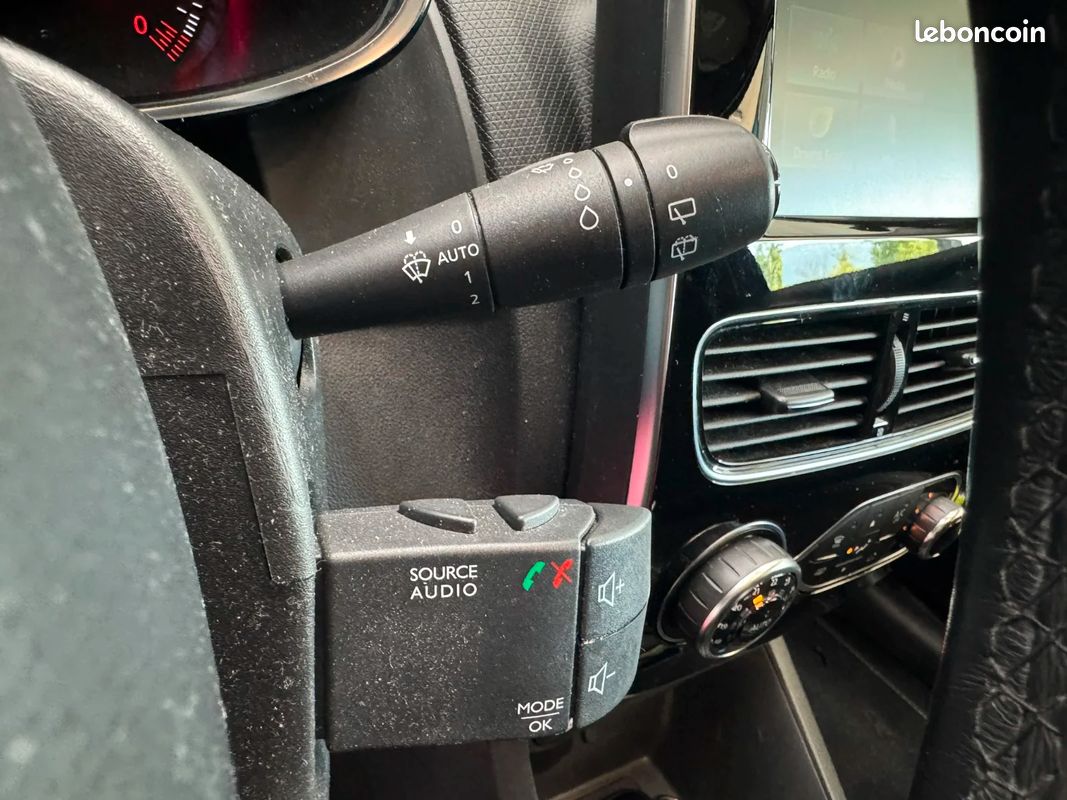 Renault clio iv 0.9 tce 90 intens (image 28)