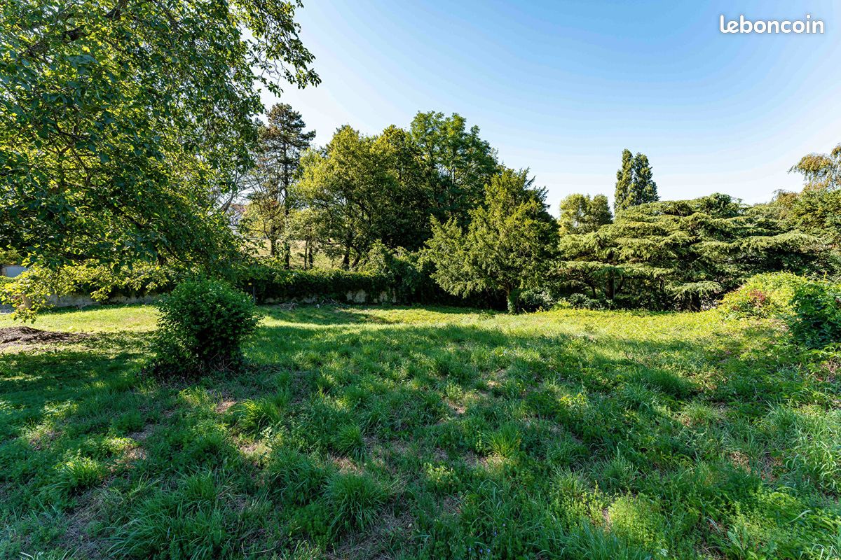 Terrain 1846 m² · à Caluire-Et-Cuire · 1 846 m² · 799 000 €
