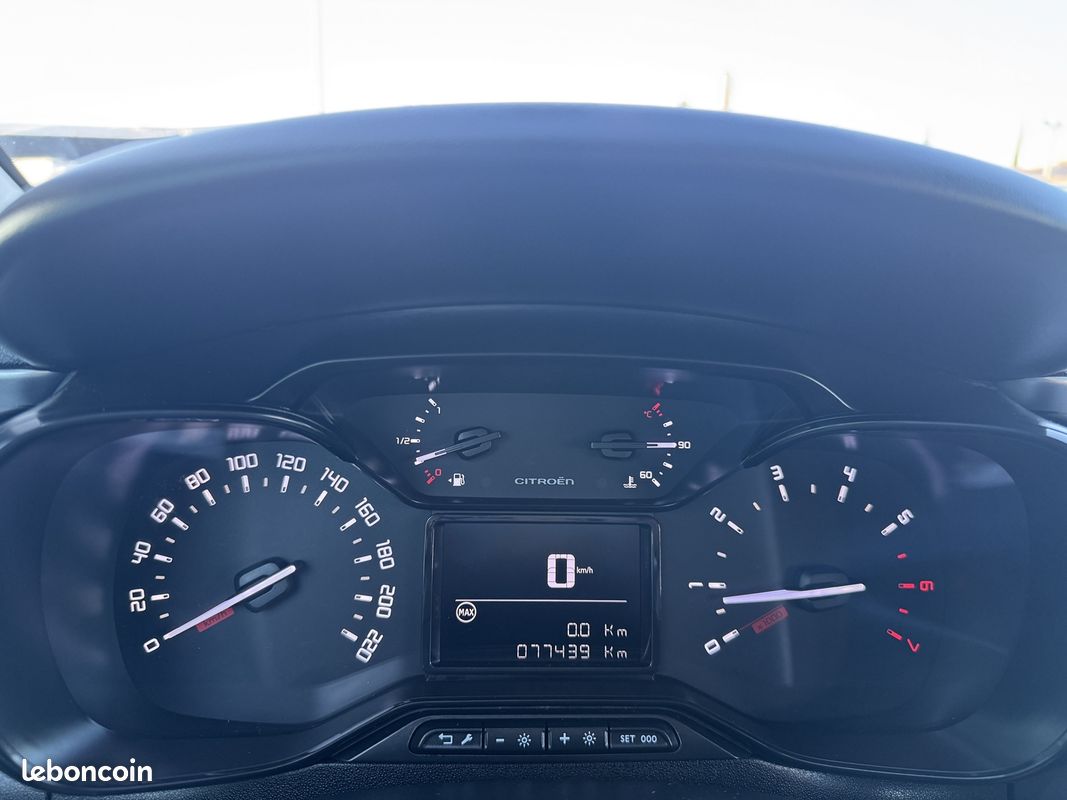 Citroen C3 1.2 VTI 82CV GRAPHIC S&S E6.D (image 18)