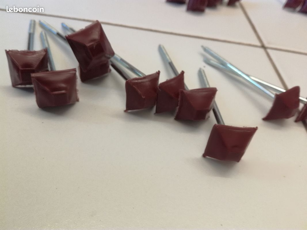 Lot de 160 pointes pour toiture ondulée neuves (image 1)