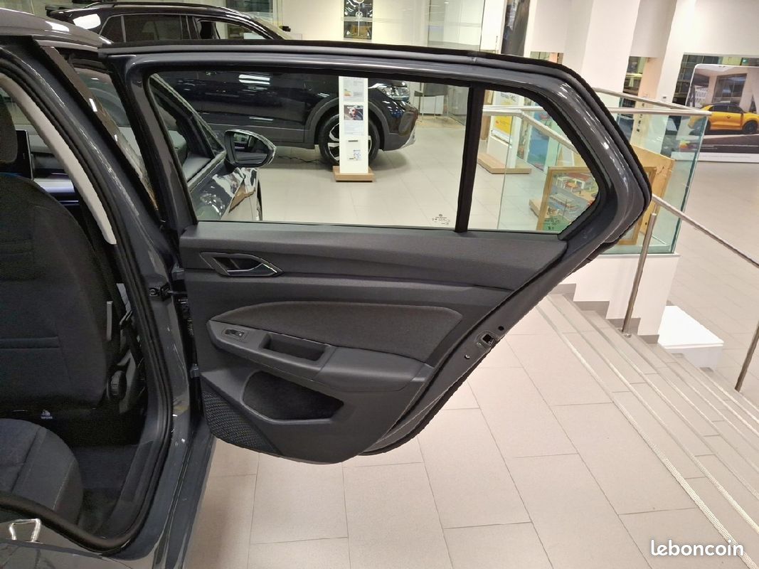 VOLKSWAGEN Golf 2.0 TDI 116 BVM6 Life Plus (image 20)