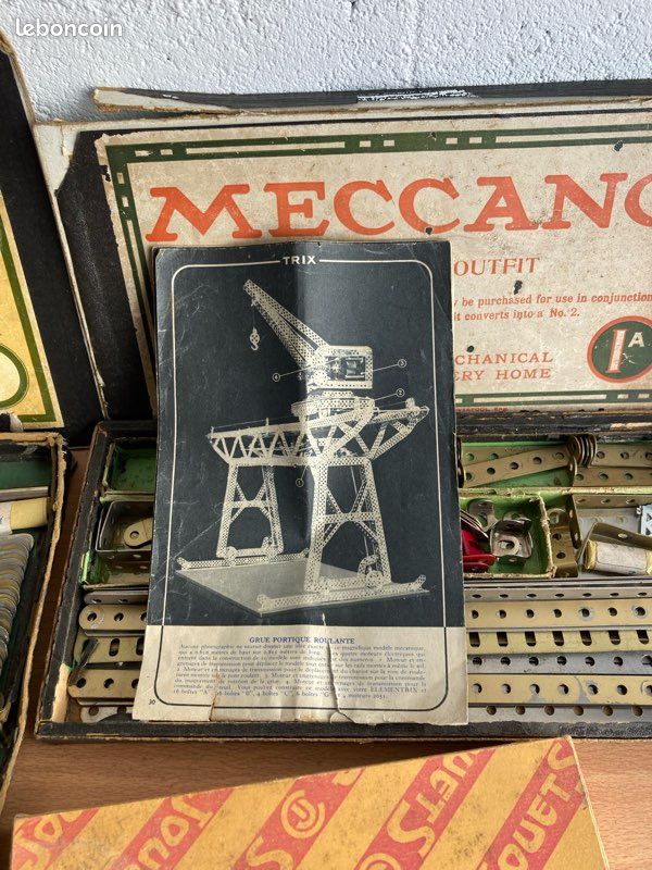 MECCANO RARE LOT DE ROUES ET PIECES ANCIENNES FRANCE CARTON PEINT
