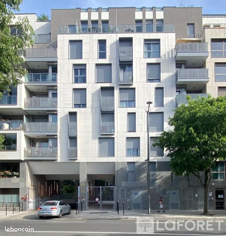 Parking 11 m² · à Courbevoie · 11 m² · 80 €/mois