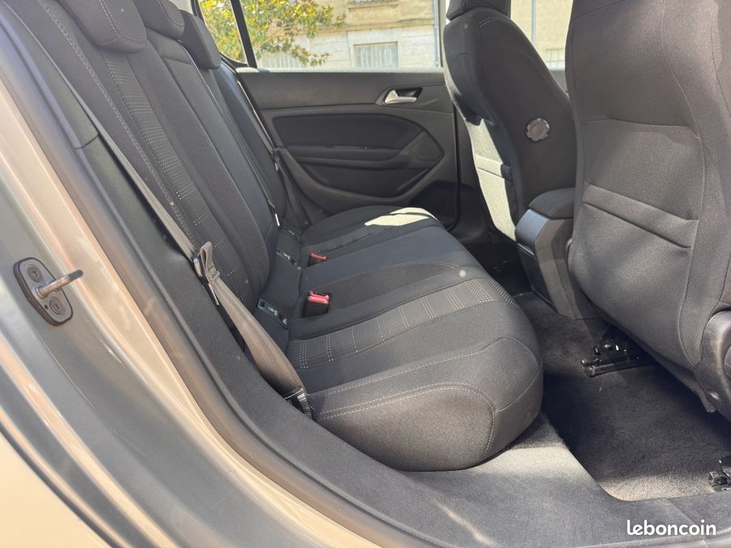 Peugeot 308 (2) 1.2 Puretech 130 EAT6 Allure (image 6)