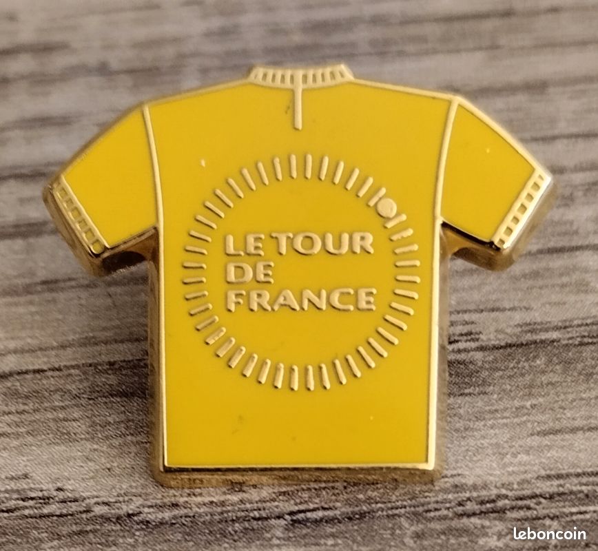 Cyclisme - Beau pin's , cyclisme vélo , Le Tour de France , maillot jaune , banque Crédit Lyonnais