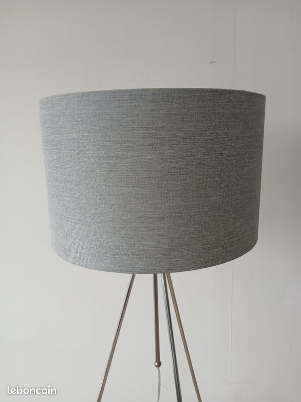 Lampe sur pieds (image 2)