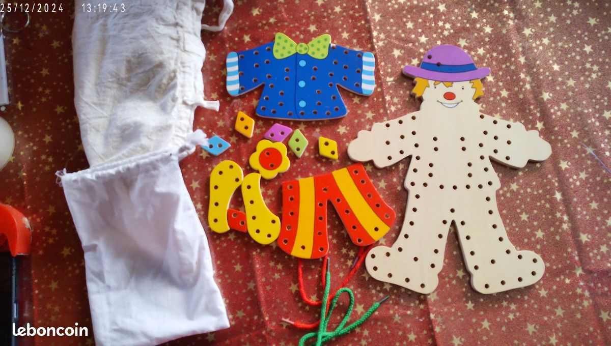 CLOWN à lacer avec toutes ses pièces en bois (image 2)
