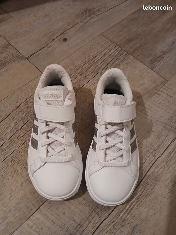 Basket adidas fille taille 28 Chaussures