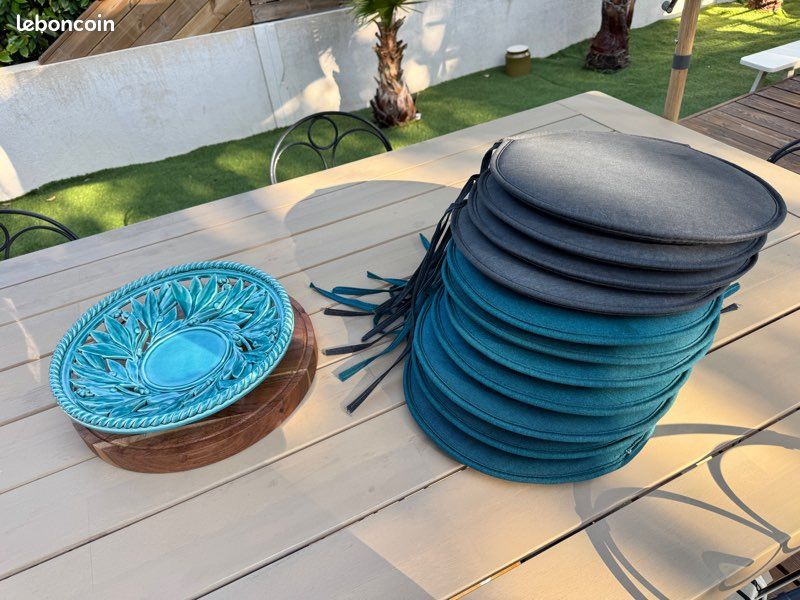 Lot 11 galettes de chaises (image 1)