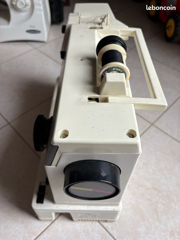 Machine à coudre (image 2)