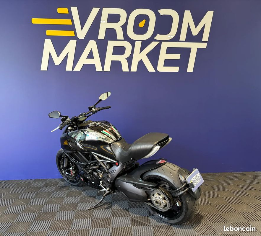 DUCATI Diavel Dark 1200 167ch - 2012 (image 5)