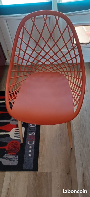 Vends 3 chaises de cuisine (image 2)