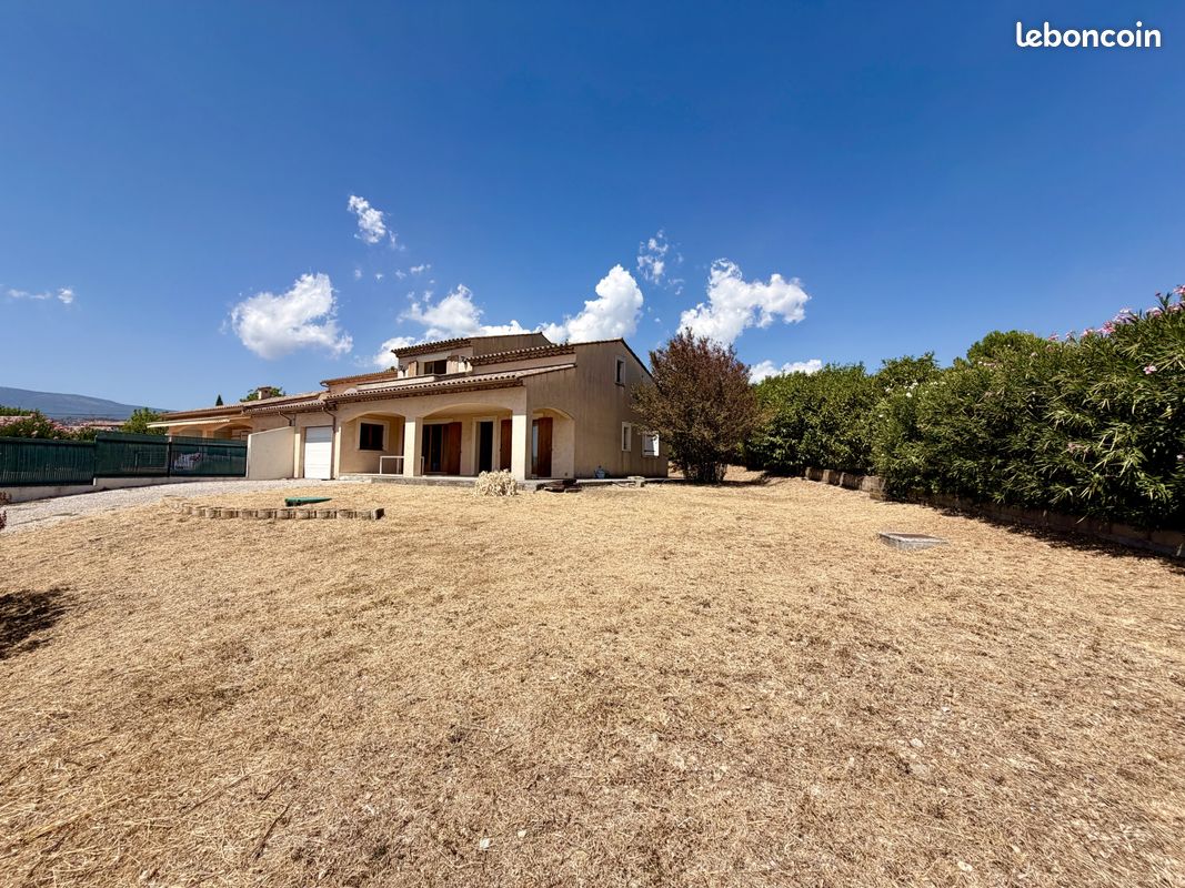 Maison 4 pièces 133 m² · à Tourrettes · 133 m² · 416 000 €
