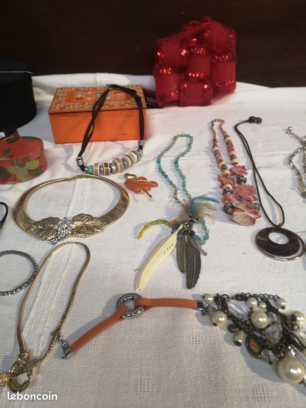 Lot n° 2 bijoux access beauté (image 2)