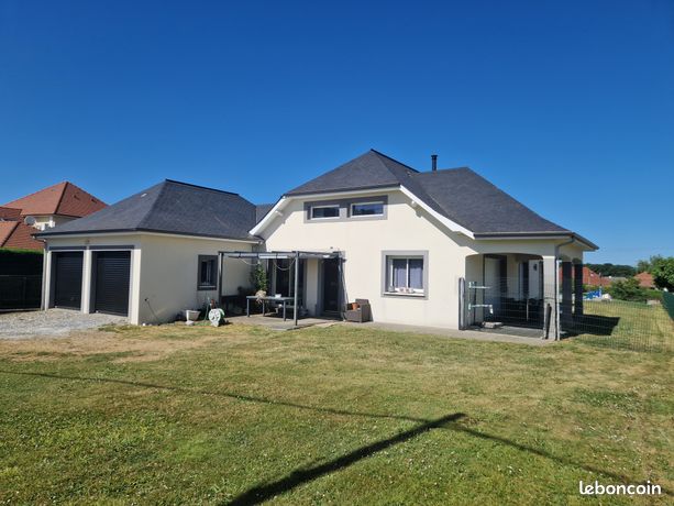 Maison contemporaine 2013 – Piscine 11x4 m – Double garage 57 m² – À 9 min de Lescar