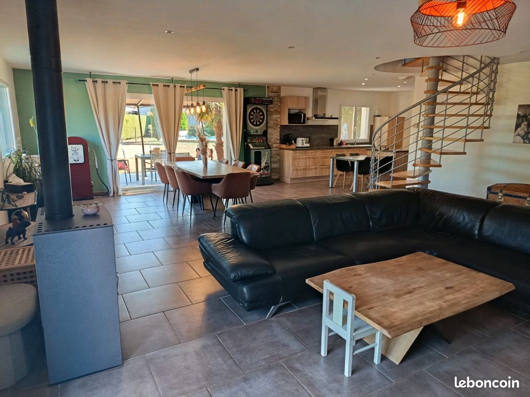 Maison 7 pièces 195 m² · à Quintenas · 195 m² · 395 000 €