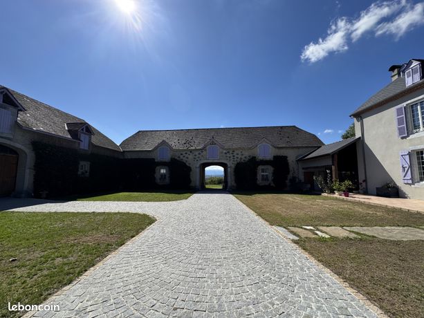 Propriété 6 pièces 235 m²