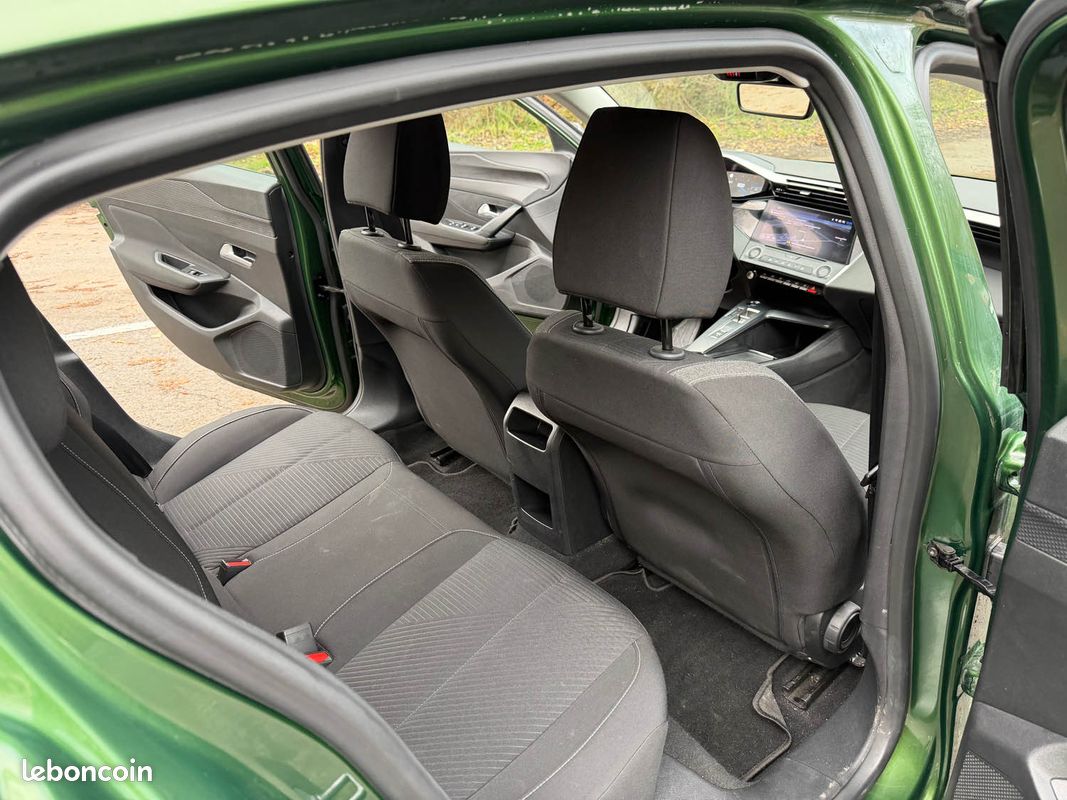 Peugeot 308 1.5 bluehdi 130ch 2023 (image 7)