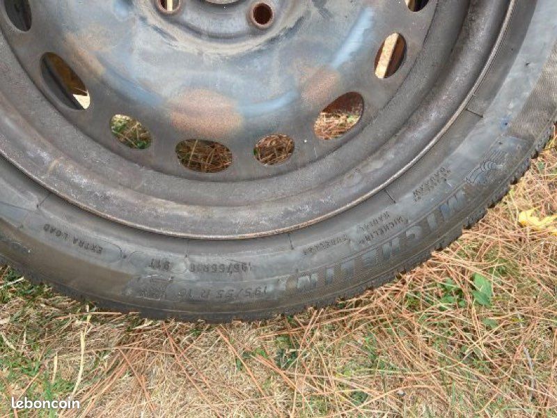 Lot 4 roues avec pneus hivers 195/55 R16 3PMS (image 2)