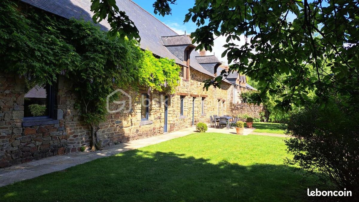 Maison 7 pièces 214 m² · à Ombrée d'Anjou · 214 m² · 428 500 €