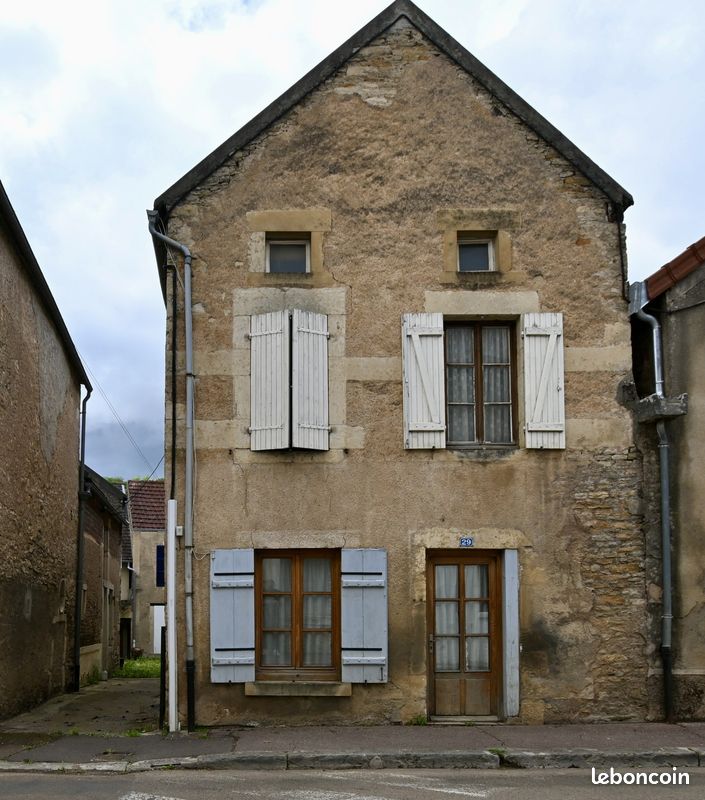 Maison 5 pièces 112 m² · à L'Isle-sur-Serein · 112 m² · 43 000 €