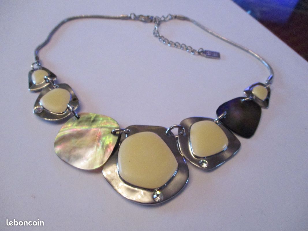 Beau collier avec nacre ARMAND THIERRY (image 5)